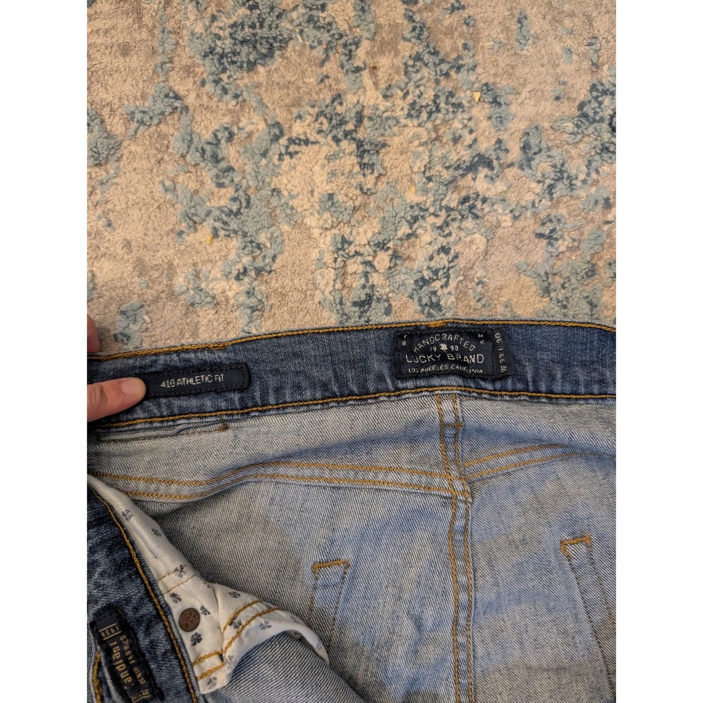 Lucky Brand 410 Athletic Fit Candiani Denim Jeans Mens 33x30 Blue Distressed - Picture 3 of 6